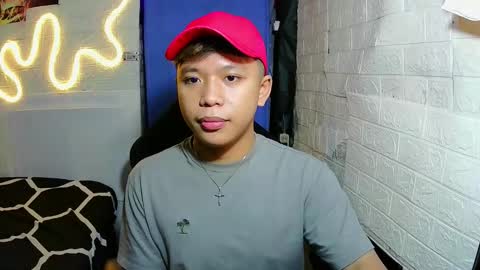 Snapshot of edrianburca052 chatting on December 19, 2025, 2:18 am urasian chub online show from December 19, 2025, 2:18 am