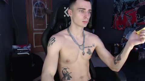 Snapshot of eduard_loveee chatting on January 15, 2026, 10:53 am Eduar online show from January 15, 2026, 10:53 am