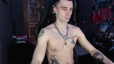 Snapshot of eduard_loveee chatting on January 19, 2026, 9:24 am Eduar online show from January 19, 2026, 9:24 am