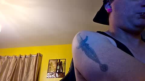 edwardaims_2please online show from October 14, 2025, 2:23 am