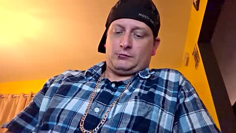 edwardaims_2please online show from October 21, 2025, 1:17 am