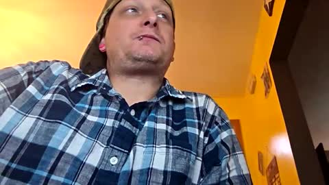 edwardaims_2please online show from November 2, 2025, 2:52 pm