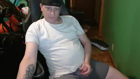 edwardaims_2please online show from May 4, 2026, 3:30 pm