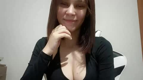 Snapshot of edwardnairn chatting on February 4, 2026, 2:56 pm Viktoria online show from February 4, 2026, 2:56 pm