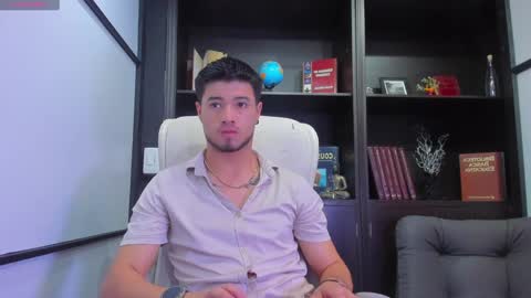 Snapshot of edwardross_ chatting on January 12, 2025, 8:25 pm Edward Ross online show from January 12, 2025, 8:25 pm