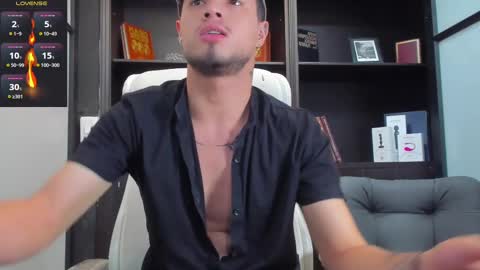 Snapshot of edwardross_ chatting on March 1, 2025, 10:10 pm Edward Ross online show from March 1, 2025, 10:10 pm