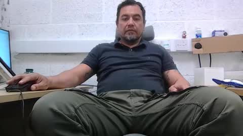 Snapshot of edwill13 chatting on April 23, 2026, 1:46 pm EdM online show from April 23, 2026, 1:46 pm