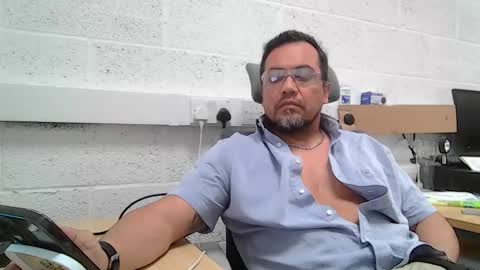 Snapshot of edwill13 chatting on April 27, 2026, 8:12 am EdM online show from April 27, 2026, 8:12 am