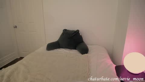 Snapshot of eevie_moon chatting on May 22, 2026, 5:47 am eevie online show from May 22, 2026, 5:47 am