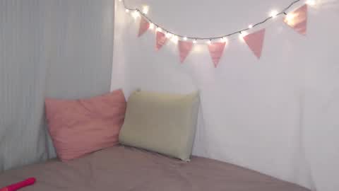 effa__laska online show from December 20, 2025, 6:59 pm