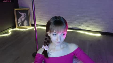 Effie online show from December 17, 2025, 1:11 am