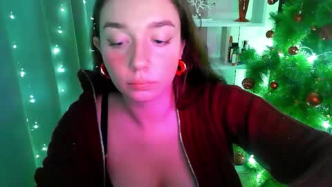 Snapshot of effie_balconii chatting on December 22, 2024, 5:10 pm effie_balconii online show from December 22, 2024, 5:10 pm