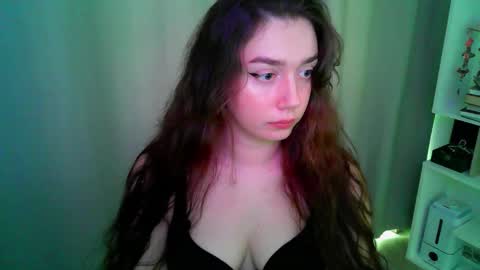 Snapshot of effie_balconii chatting on September 15, 2025, 10:59 am effie_balconii online show from September 15, 2025, 10:59 am