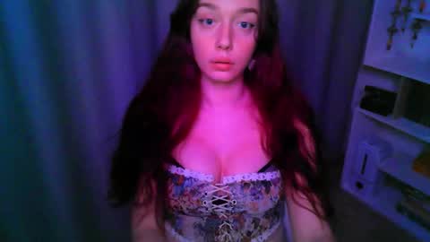 Snapshot of effie_balconii chatting on November 9, 2025, 3:10 pm effie_balconii online show from November 9, 2025, 3:10 pm