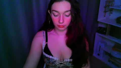 Snapshot of effie_balconii chatting on November 26, 2025, 2:07 pm effie_balconii online show from November 26, 2025, 2:07 pm