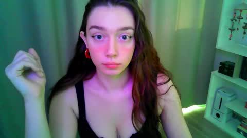 Snapshot of effie_balconii chatting on December 14, 2025, 8:09 am effie_balconii online show from December 14, 2025, 8:09 am