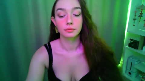 Snapshot of effie_balconii chatting on March 8, 2026, 12:42 pm effie_balconii online show from March 8, 2026, 12:42 pm