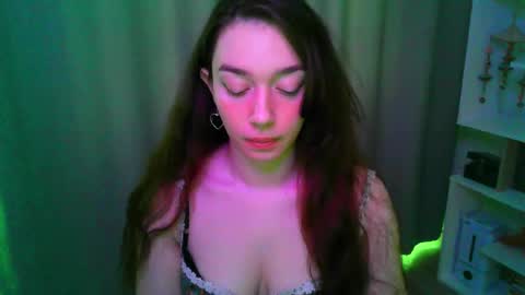 Snapshot of effie_balconii chatting on March 16, 2026, 8:29 am effie_balconii online show from March 16, 2026, 8:29 am