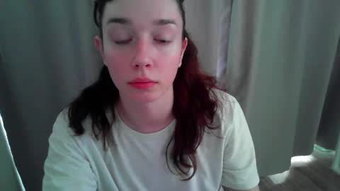 Snapshot of effie_balconii chatting on April 2, 2026, 10:46 am effie_balconii online show from April 2, 2026, 10:46 am