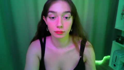 Snapshot of effie_balconii chatting on April 27, 2026, 12:14 pm effie_balconii online show from April 27, 2026, 12:14 pm