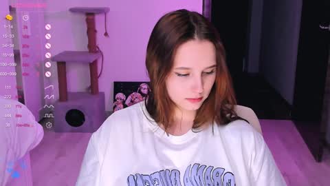 Snapshot of effie_lee chatting on January 31, 2025, 1:43 am Effie online show from January 31, 2025, 1:43 am