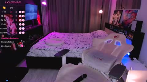 Snapshot of effie_lee chatting on March 9, 2025, 6:43 pm Effie online show from March 9, 2025, 6:43 pm