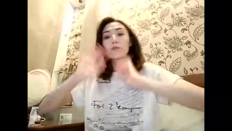 Effy online show from May 14, 2026, 6:26 pm