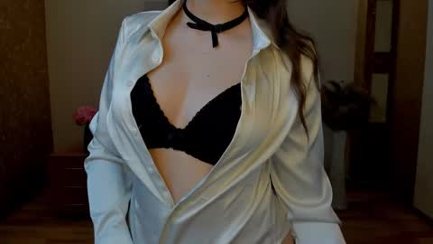 Effy Royse online show from February 25, 2026, 6:45 am