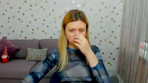 Snapshot of effyangel chatting on December 5, 2024, 7:38 am Effy online show from December 5, 2024, 7:38 am