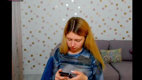 Snapshot of effyangel chatting on December 8, 2024, 3:56 pm Effy online show from December 8, 2024, 3:56 pm
