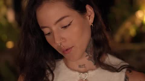 Snapshot of effylowell_ chatting on February 1, 2026, 2:21 am Effy online show from February 1, 2026, 2:21 am