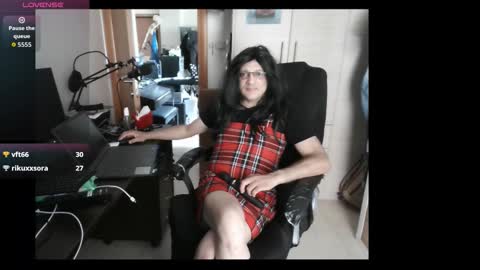 Snapshot of efi_crossou chatting on September 12, 2025, 12:16 pm efi_crossou online show from September 12, 2025, 12:16 pm