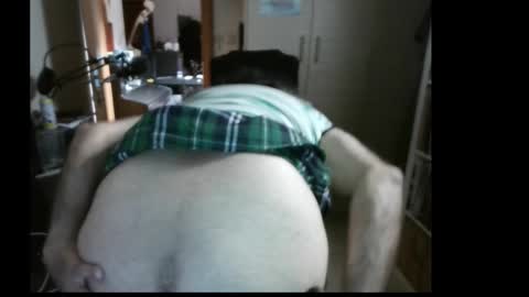 Snapshot of efi_crossou chatting on September 15, 2025, 12:32 am efi_crossou online show from September 15, 2025, 12:32 am