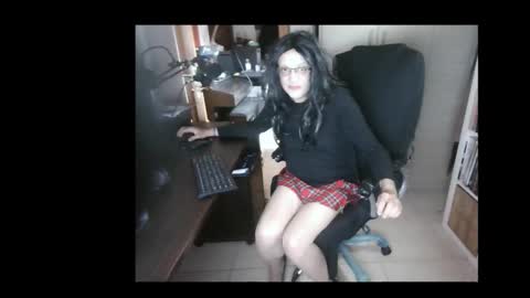 Snapshot of efi_crossou chatting on October 5, 2025, 10:07 pm efi_crossou online show from October 5, 2025, 10:07 pm