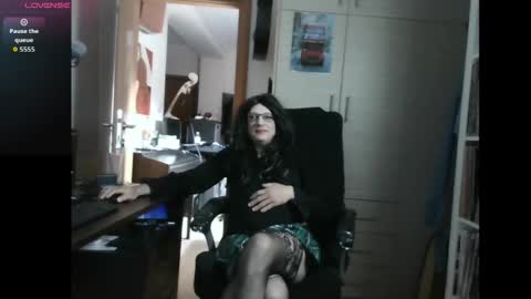 Snapshot of efi_crossou chatting on November 2, 2025, 10:56 pm efi_crossou online show from November 2, 2025, 10:56 pm