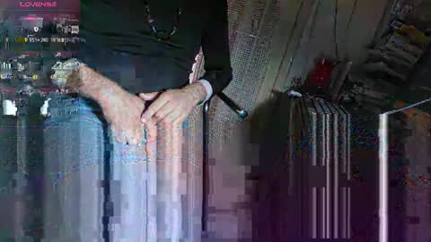 Snapshot of efi_crossou chatting on November 18, 2025, 1:37 pm efi_crossou online show from November 18, 2025, 1:37 pm