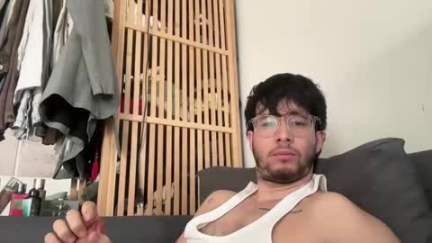 Snapshot of egmezz chatting on February 18, 2026, 10:33 am egmezz online show from February 18, 2026, 10:33 am