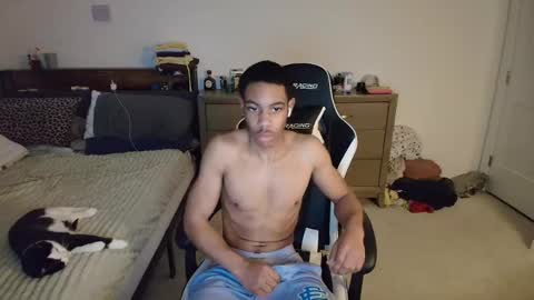 Snapshot of ehendrix chatting on December 19, 2025, 6:48 pm ehendrix online show from December 19, 2025, 6:48 pm