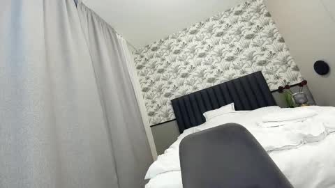 Snapshot of ehotlovea chatting on February 16, 2025, 2:42 am Erik and Alice online show from February 16, 2025, 2:42 am