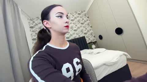 Snapshot of ehotlovea chatting on March 2, 2025, 11:20 pm Erik and Alice online show from March 2, 2025, 11:20 pm