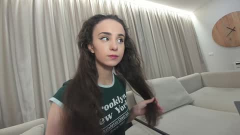 Snapshot of ehotlovea chatting on October 24, 2025, 6:10 am Erik and Alice online show from October 24, 2025, 6:10 am