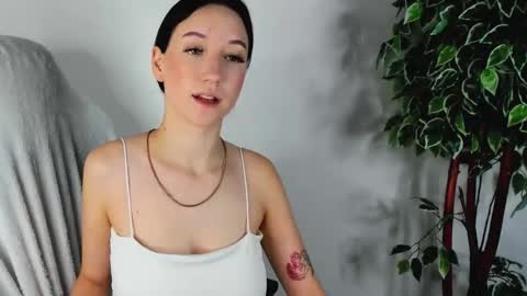 eileenmoores online show from September 20, 2025, 6:36 am