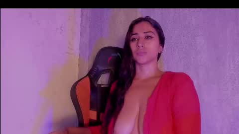 Eilyn online show from December 16, 2025, 5:51 pm