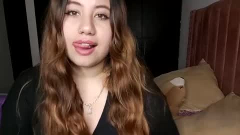 Snapshot of eimy_collin chatting on February 6, 2025, 5:25 am EIMY   MODEL INDEPENDENT online show from February 6, 2025, 5:25 am