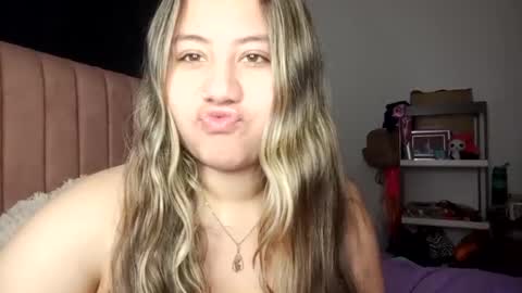 Snapshot of eimy_collin chatting on September 19, 2025, 12:12 am EIMY   MODEL INDEPENDENT online show from September 19, 2025, 12:12 am