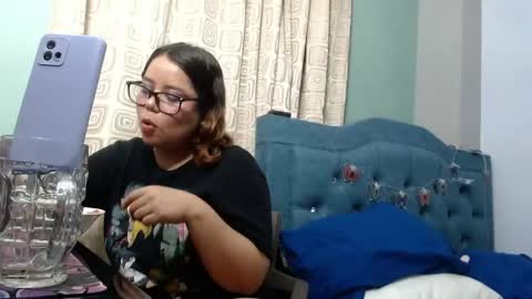 eimy_saenzz online show from May 22, 2026, 12:51 am