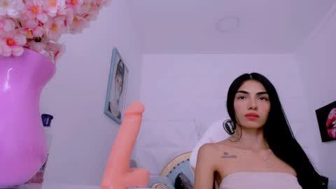 Snapshot of eimy_skinny chatting on February 13, 2025, 3:46 pm eimy online show from February 13, 2025, 3:46 pm