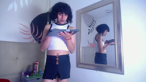 Eimyflorian online show from January 16, 2025, 5:55 pm