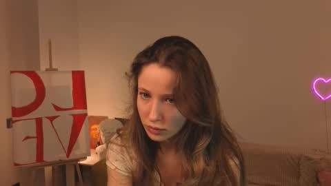 eira_kilian online show from November 25, 2025, 6:46 am