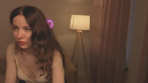 eira_kilian online show from December 5, 2025, 8:12 am